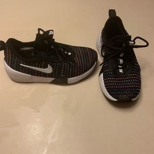 Size ten little girls nike shoes